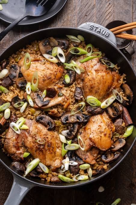 One Pot Chicken and Mushrooms: Dinner Magic